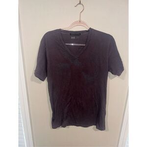 Rogues Gallery Gray Fan Tshirt M V Neck Y2K